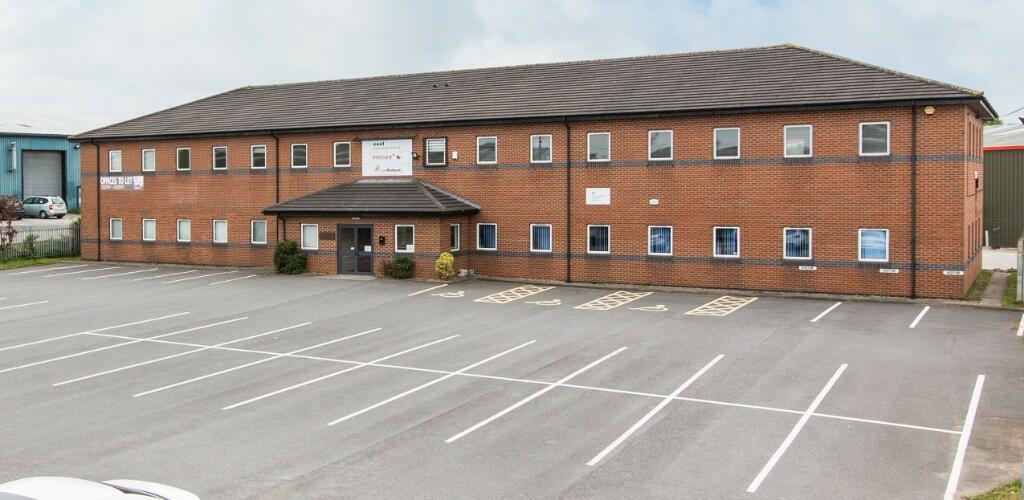 Front / Parking