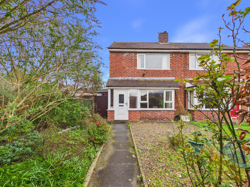 Main image of property: Broad Oak Green,  Penwortham, PR1