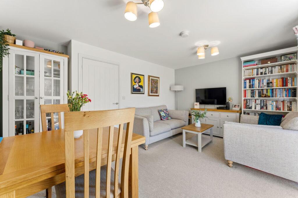 House in Leicester - View 2