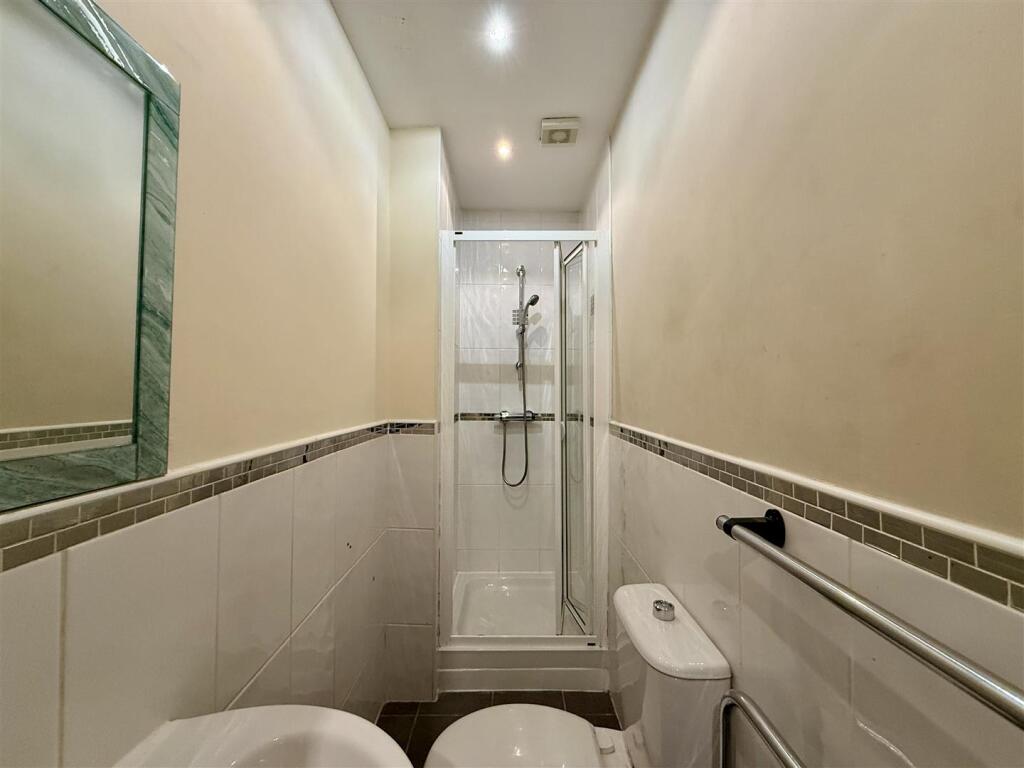 Apartment in Cardiff - More