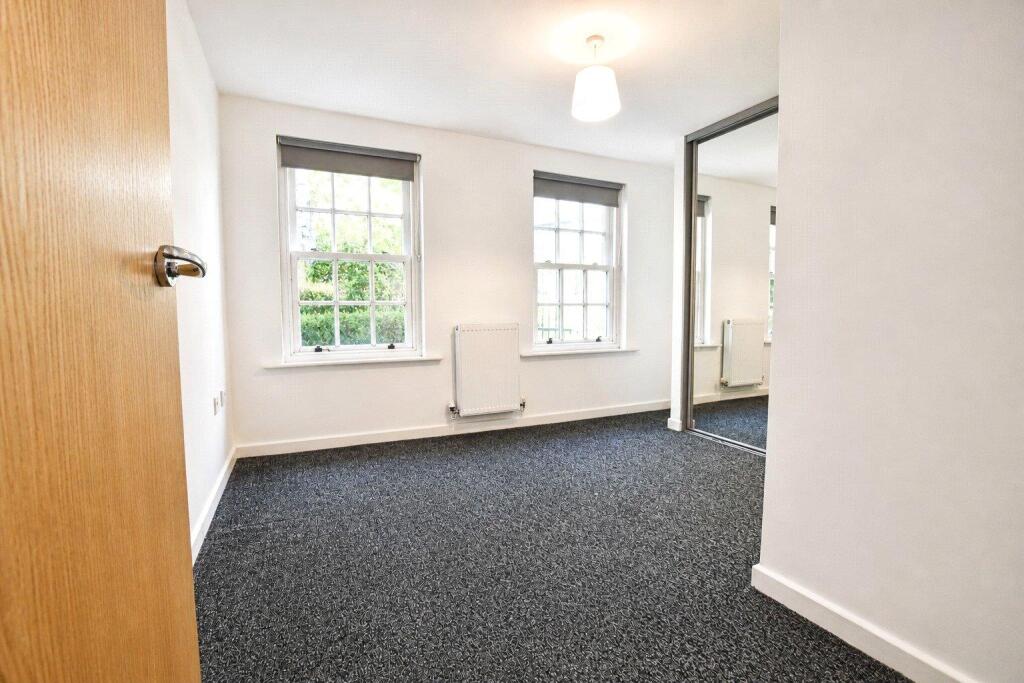 Apartment in Northampton - View 5