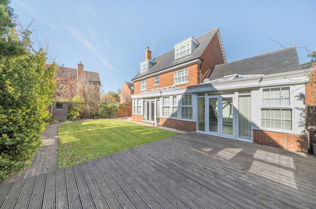 The Shearers, Bishop's Stortford, Hertfordshire, CM23 photo 2