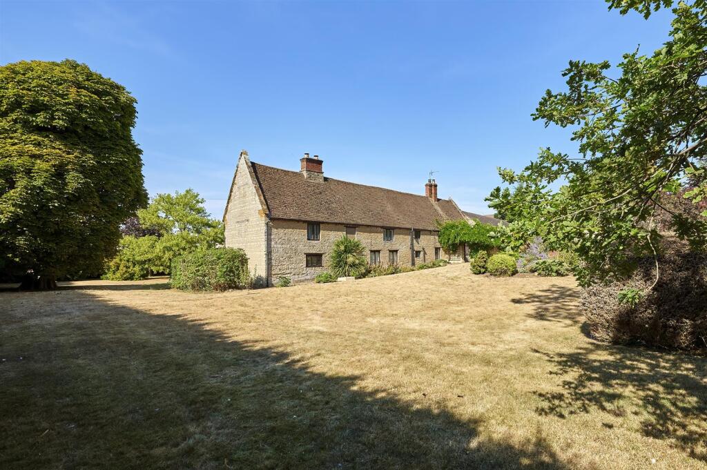 Main image of property: Bedford Road, Rushden