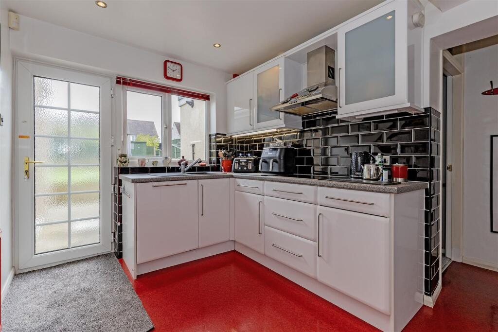 Rockingham Close, Ashgate, Chesterfield photo 4