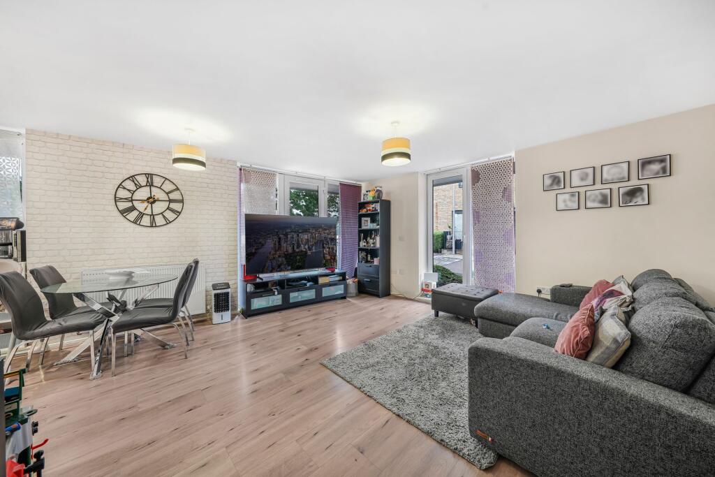 Apartment in Harlow, Newhall - View 5