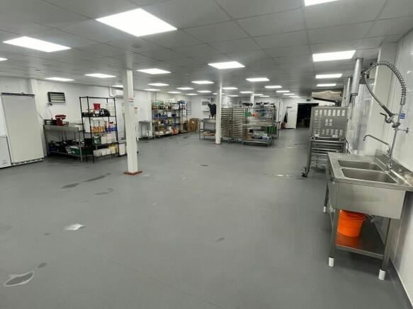 photo_07_4k_4x3.jpg