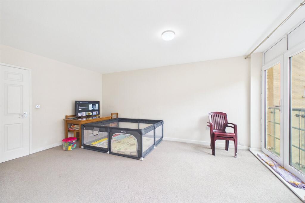 Apartment in Reading - View 3