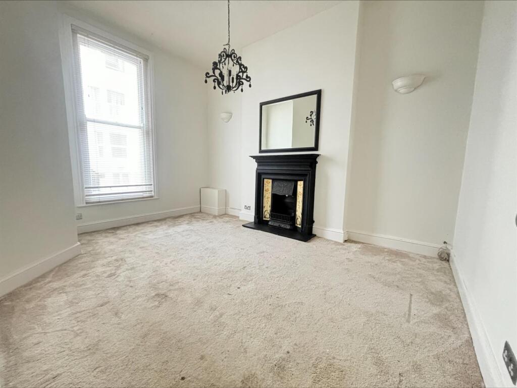 Apartment in Portsmouth - View 3