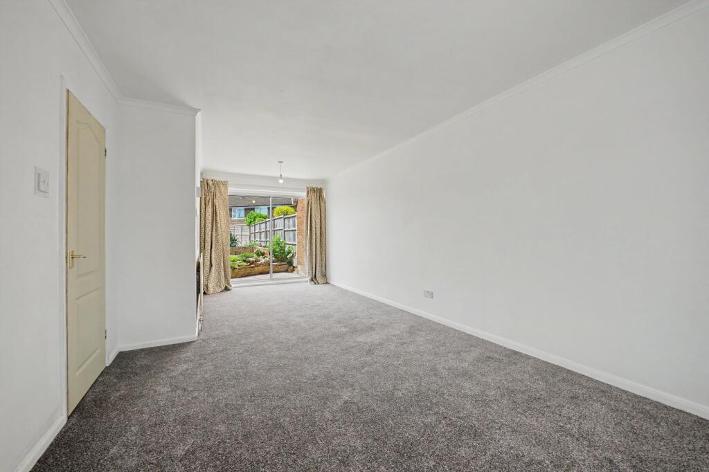 Garth Crescent, Binley, CV3 photo 4