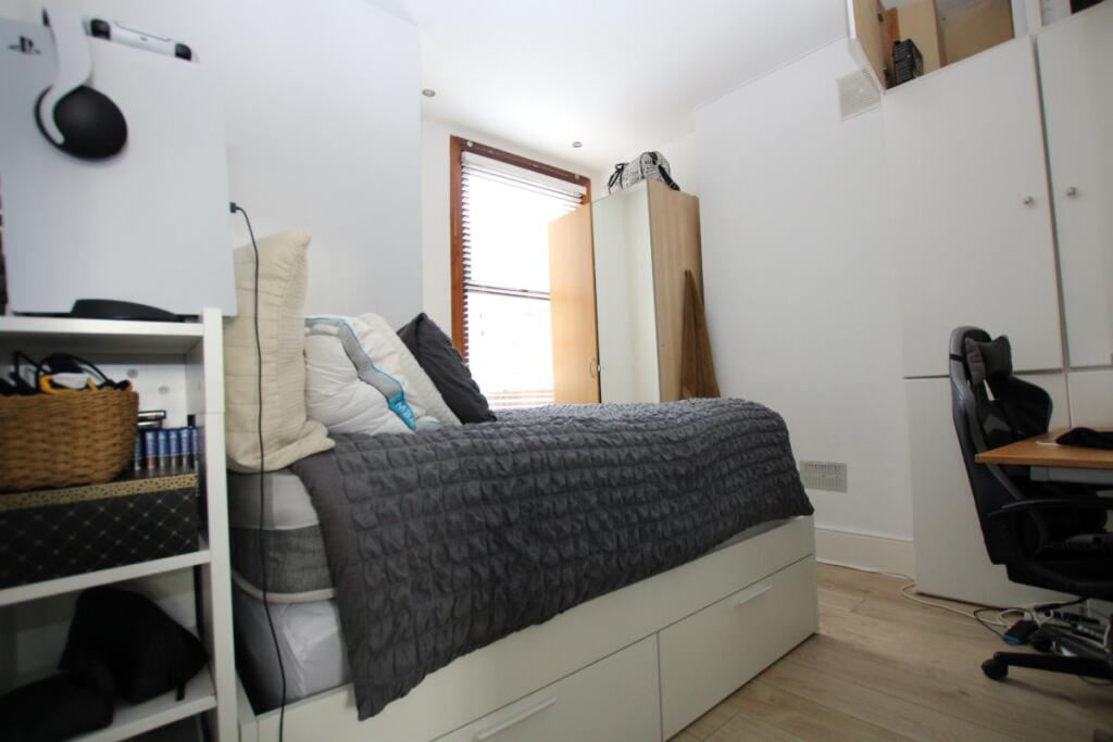 Apartment in London - More