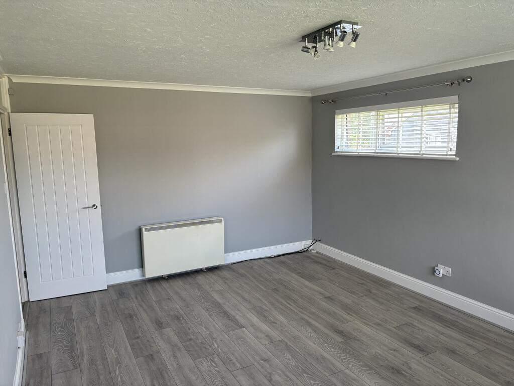 Apartment in Chelmsford, Springfield - More