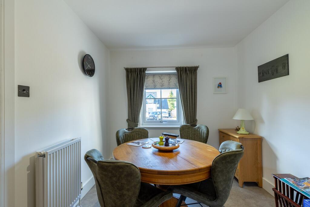 4 St. Colm Place, Pitlochry PH16 5FB photo 4