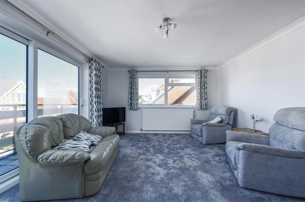 Apartment in Bexhill-on-Sea, Central - View 4