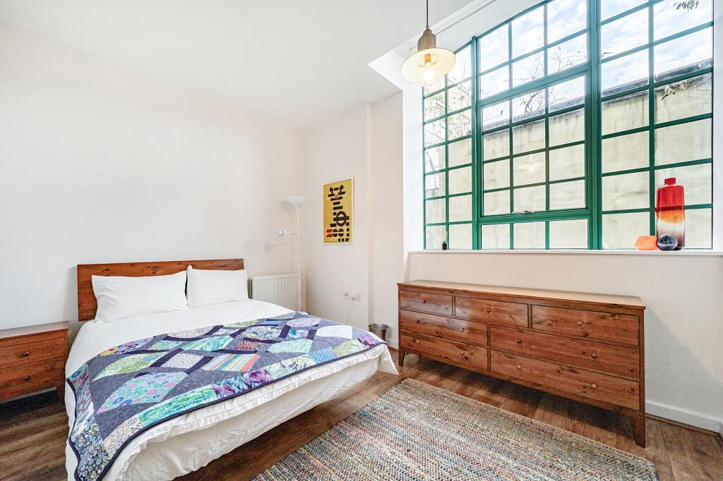 Apartment in London - More