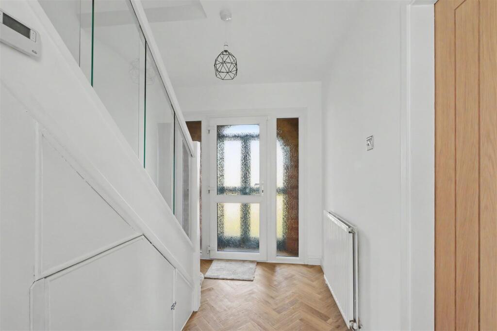 House in Nottingham, Bramcote - More