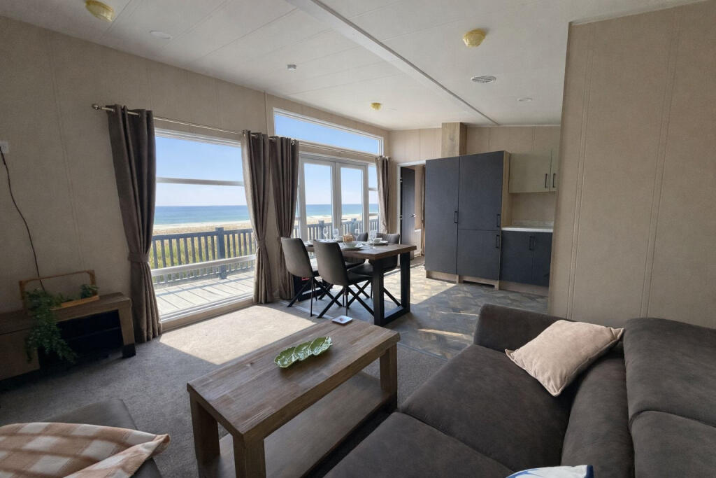 Main image of property: Lowestoft, Suffolk, NR33