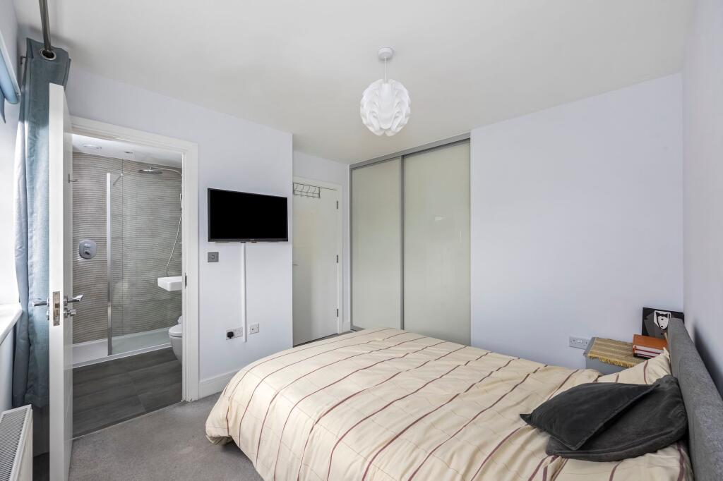 Apartment in Horsham, West Sussex - View 2