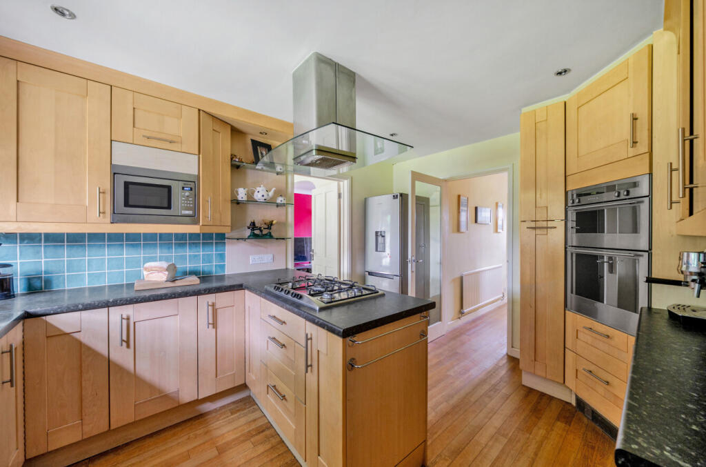 Armadale Road, Woking, Surrey, GU21 - View 3