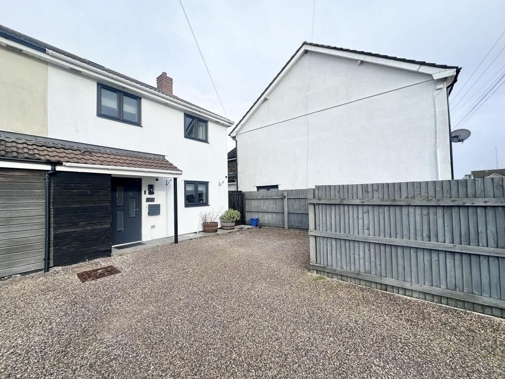 Main image of property: 43 Seaview, Sudbrook, Caldicot, Mon. NP26 5SU