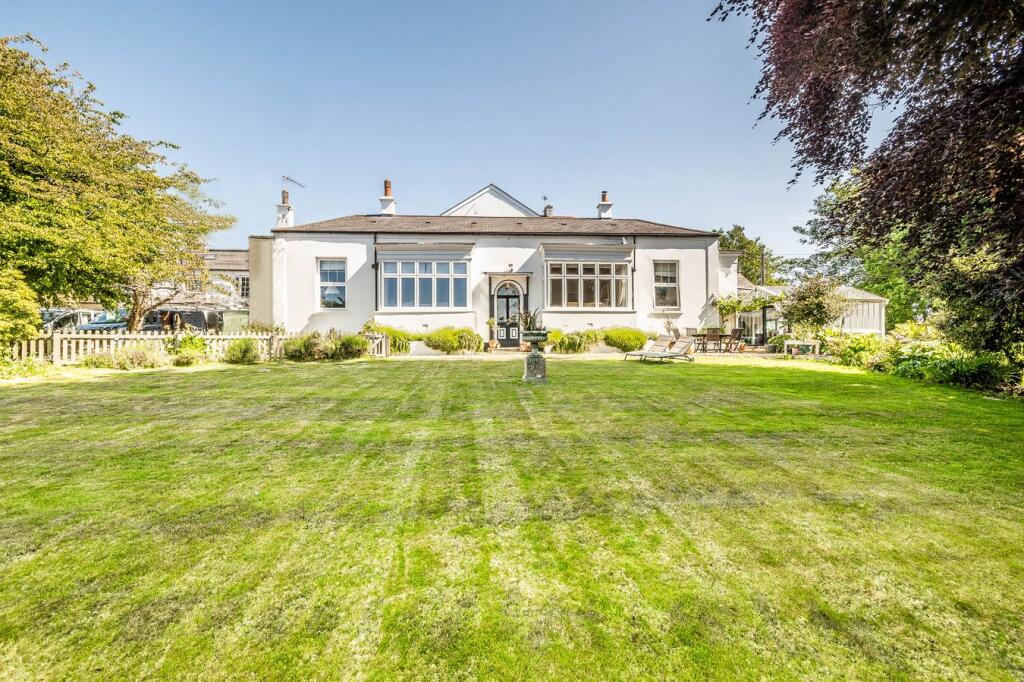 Main image of property: Oak Hill, East Budleigh, BUDLEIGH SALTERTON, EX9