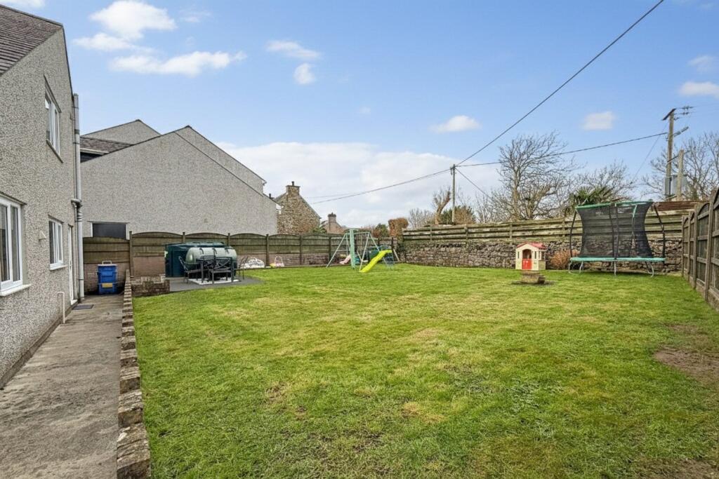 Llanbedrgoch, Isle of Anglesey, LL76 photo 4