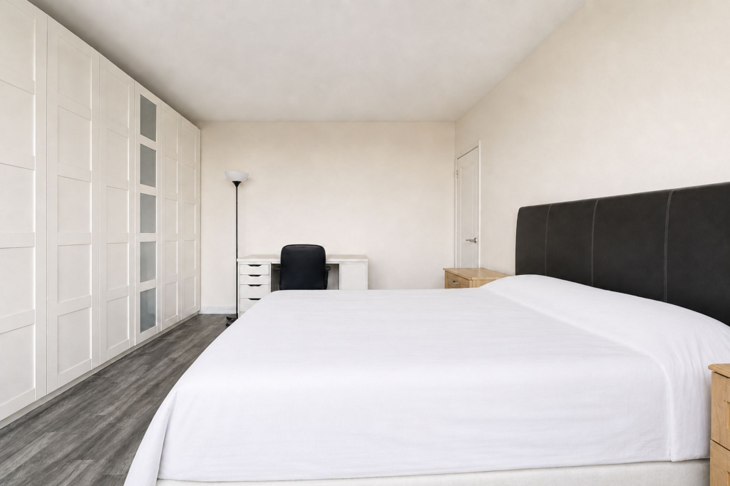 Apartment in Croydon - More