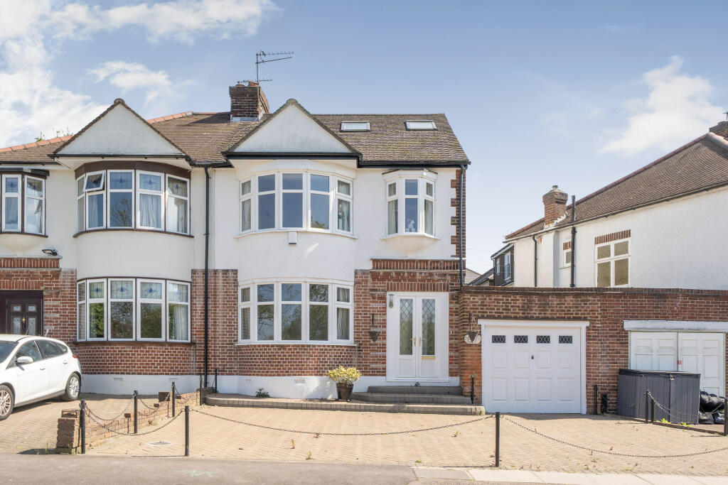 Main image of property: East Walk, East Barnet, Barnet, Greater London, EN4