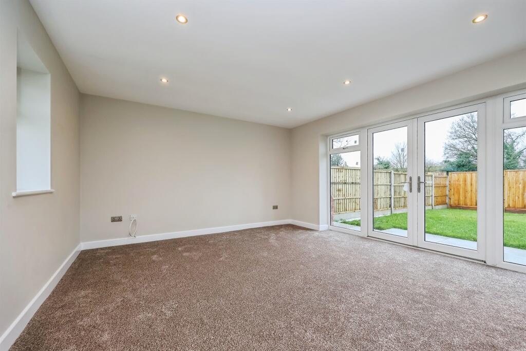 Roberts Lane, Hucknall, Nottingham photo 4
