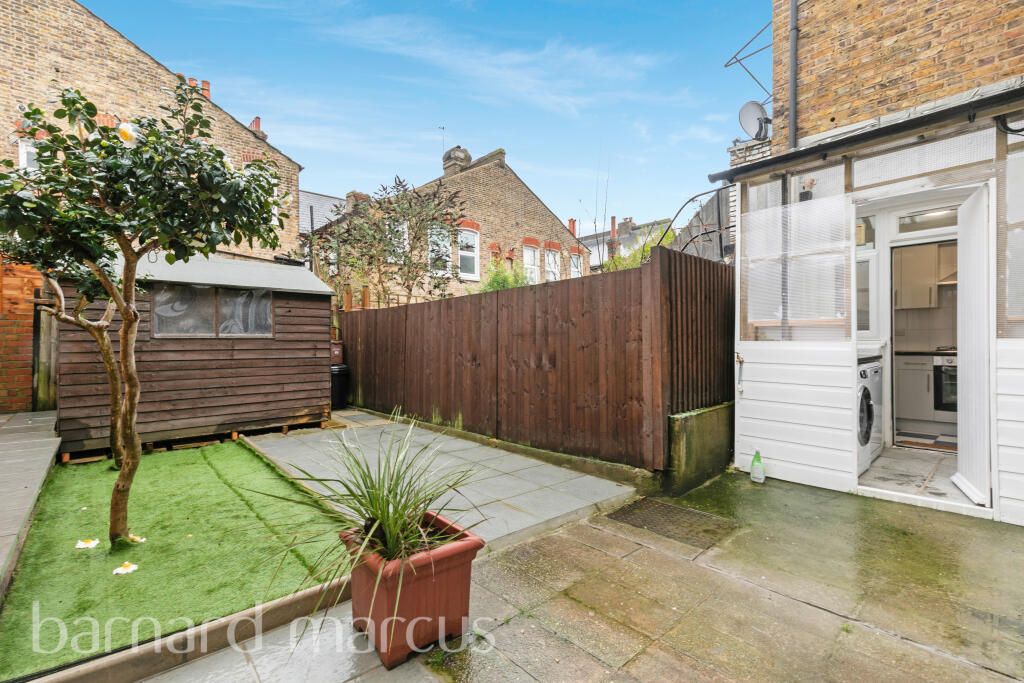 Main image of property: Idlecombe, London