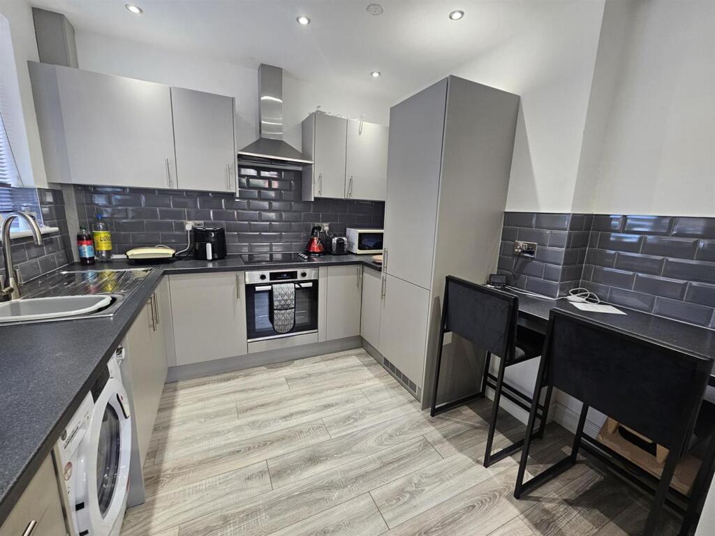 Main image of property: Mansfield Road, Nottingham
