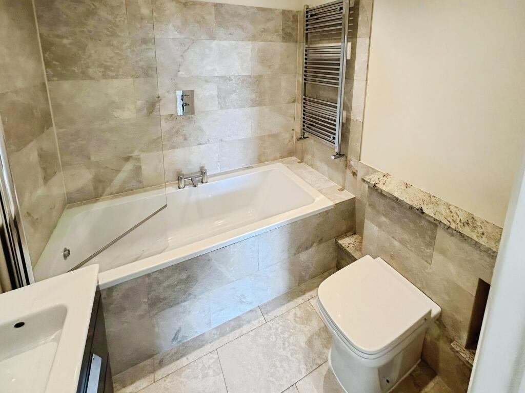 Apartment in Llanmartin, Llanbeder, Langstone - More