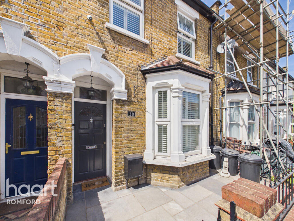Kensington Road, Romford photo 5