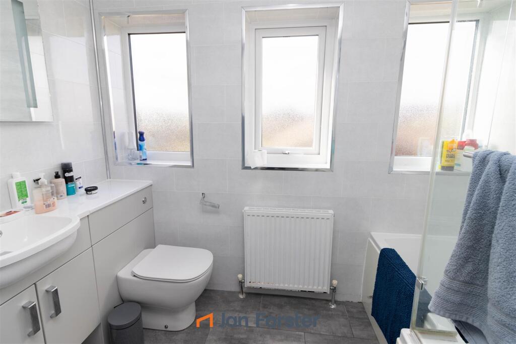 House in North Tyneside, Killingworth - View 5