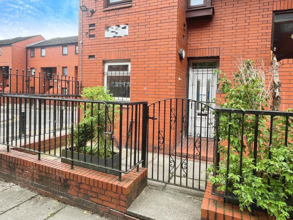 Main image of property: Martlesham Walk, Manchester, Greater Manchester, M4
