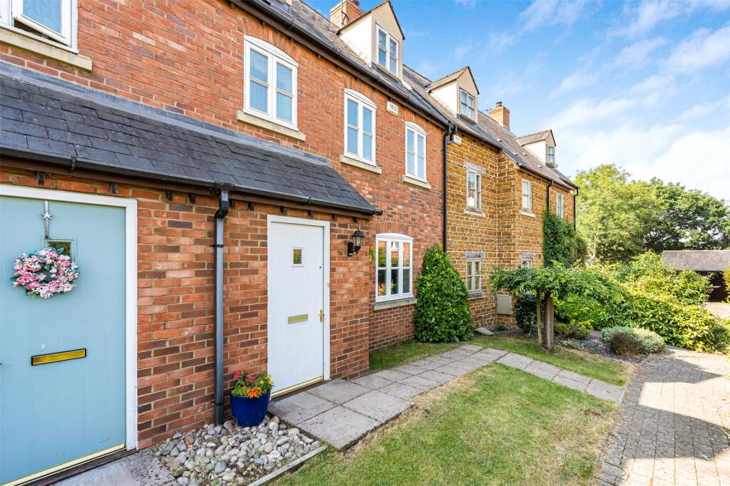 Main image of property: Bloxham Court, Bloxham, Banbury, Oxfordshire, OX15