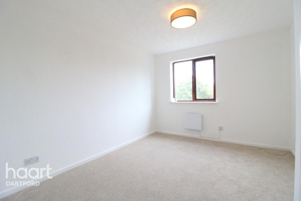 Apartment in Dartford, Brooklands, Fleet Estate - View 4