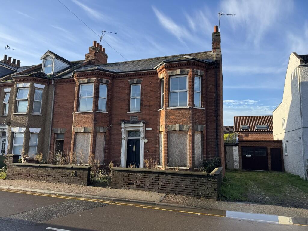 4-bed terraced on 7 Blackfriars Road, King's Lynn PE30 1NR, £130,000