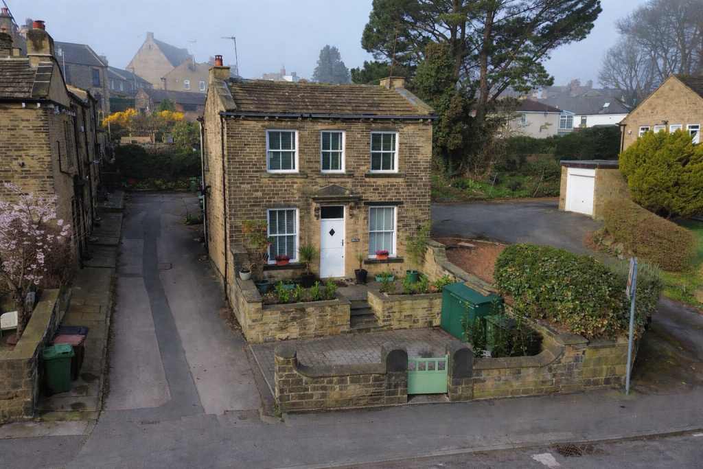 Main image of property: Town Gate, Calverley, Pudsey, LS28 5NF