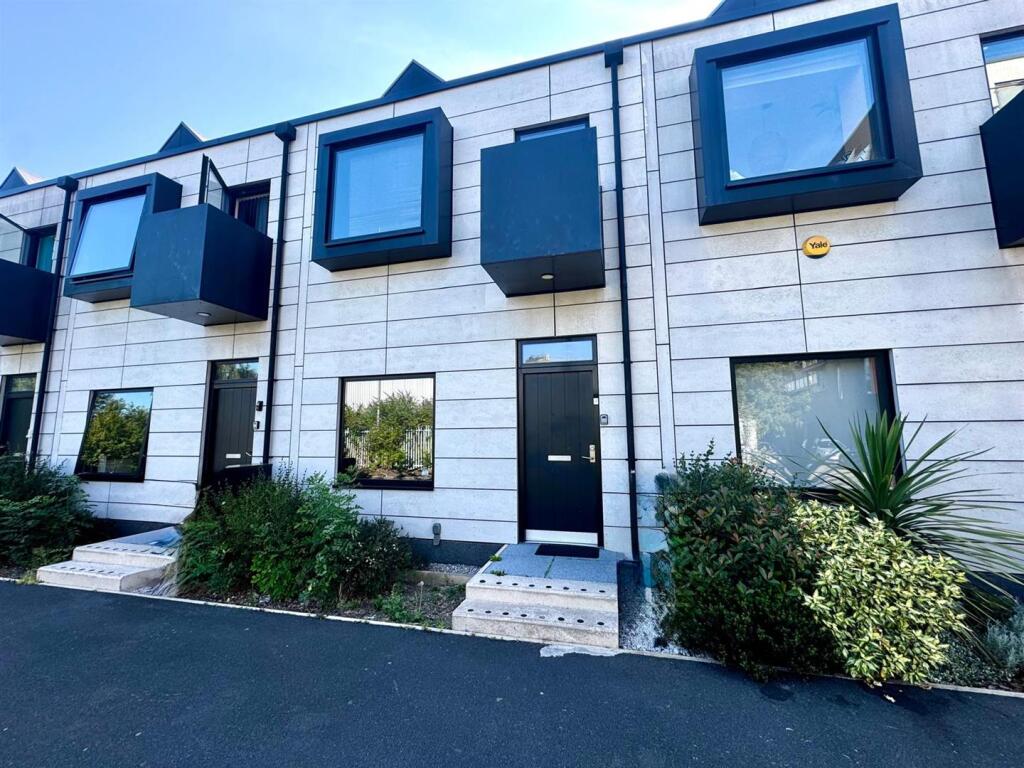 Main image of property: Springfield Lane, Salford