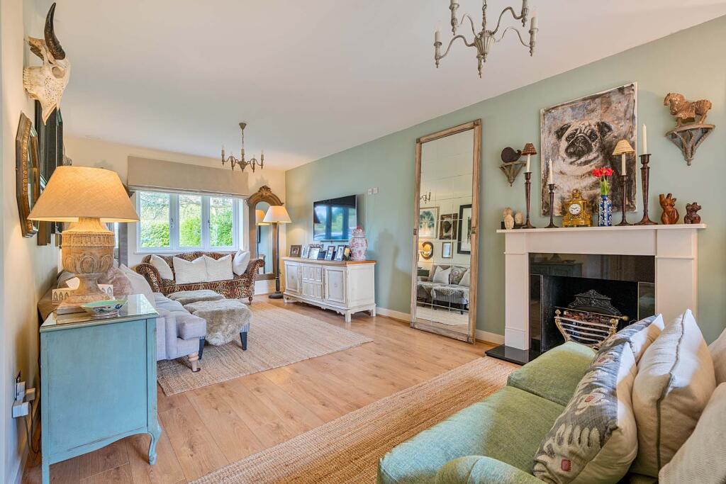 House in Upper Basildon, Basildon - View 4