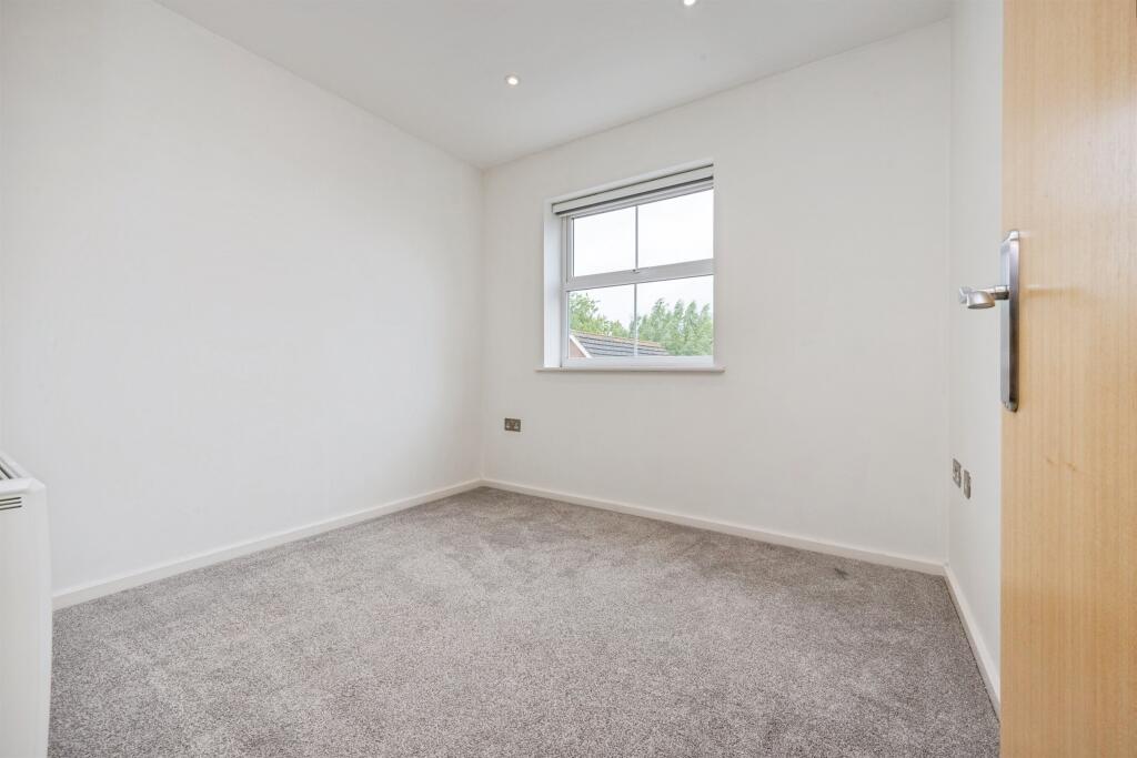 Apartment in Aylesbury, Weston Turville - View 5