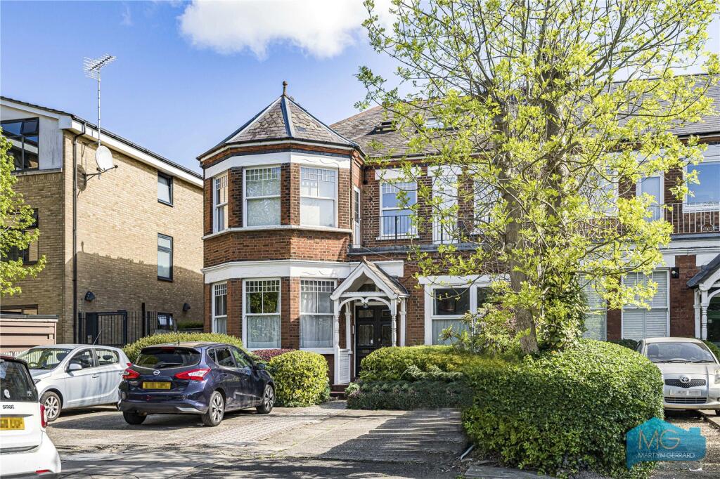 Main image of property: Etchingham Park Road, London, N3