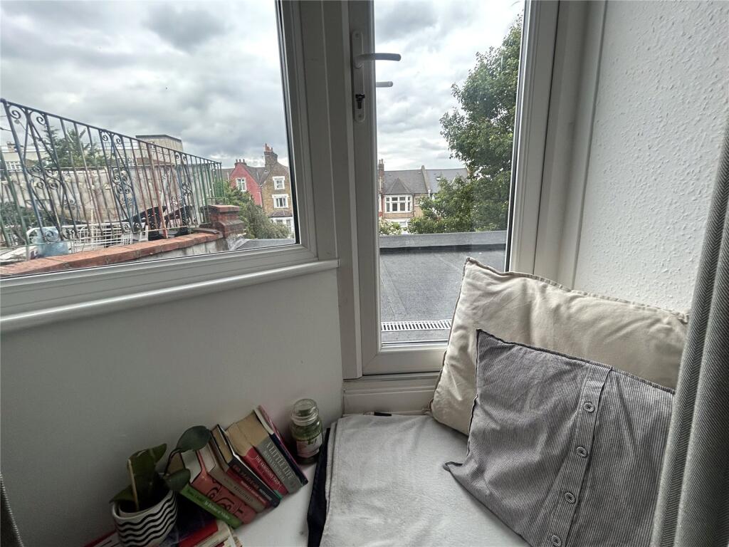 Apartment in London - View 5