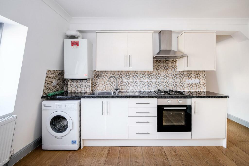 Apartment in London - More