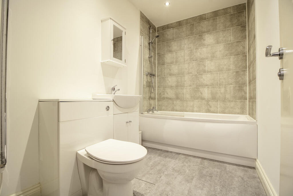 Apartment in Leeds, West Yorkshire - More