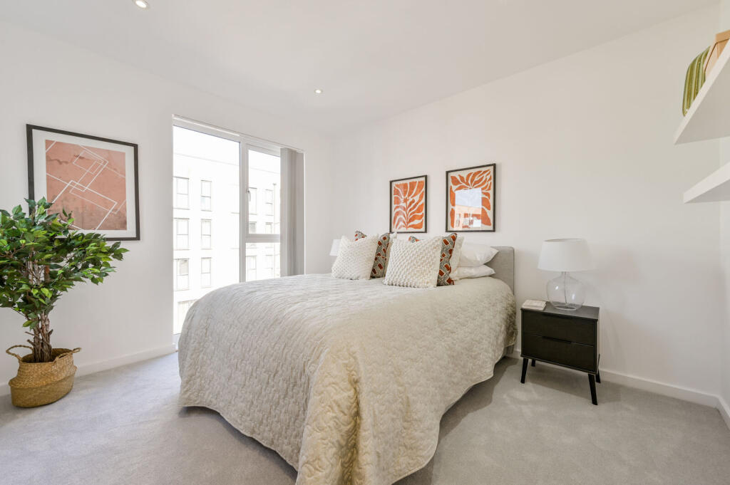 House in Twickenham - View 5