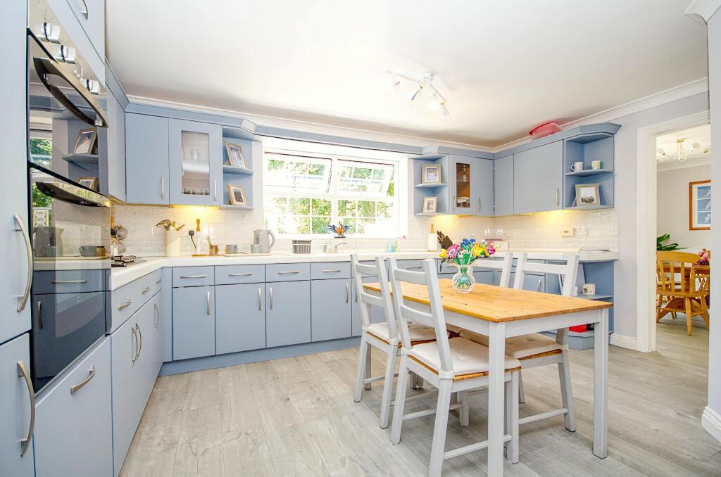 House in Southampton - More