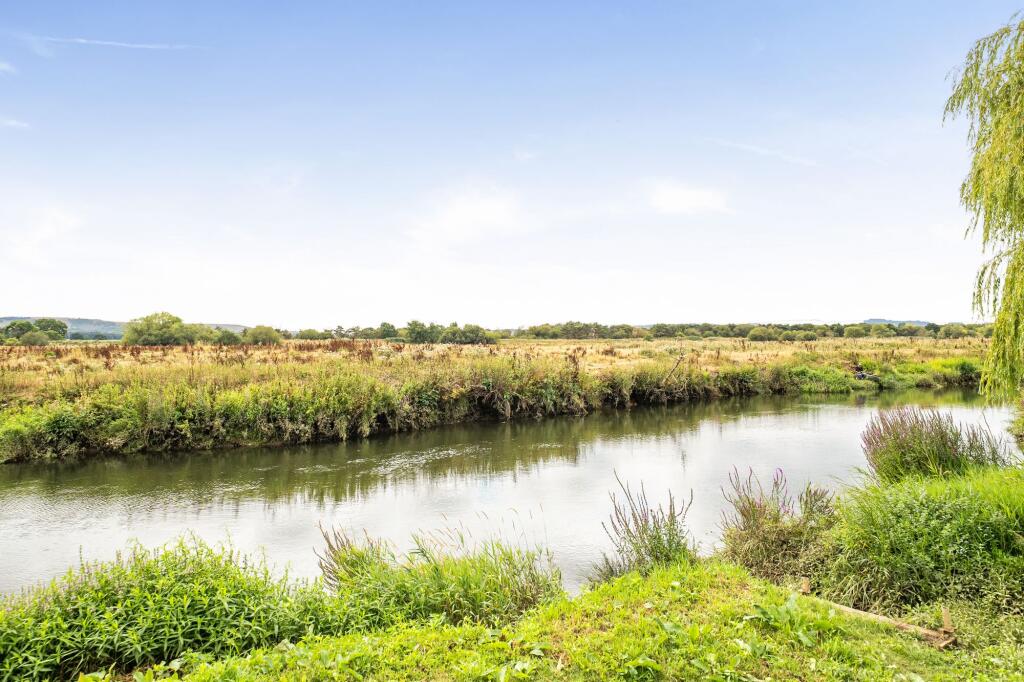 Apartment in Horsham, Pulborough - View 4