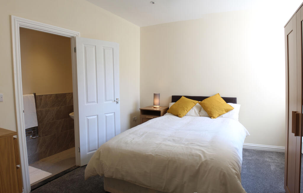 Main image of property: 333 London Road, Southsea, Portsmouth, Hampshire, PO2