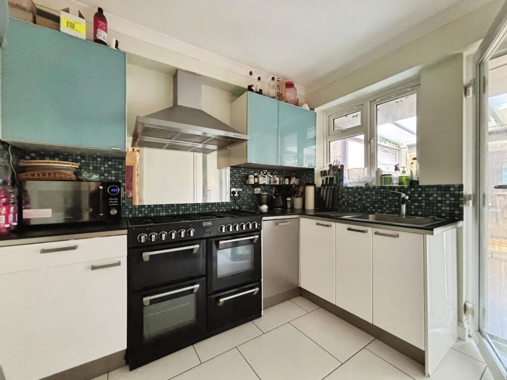 Tollgate Road, London, E16 photo 2